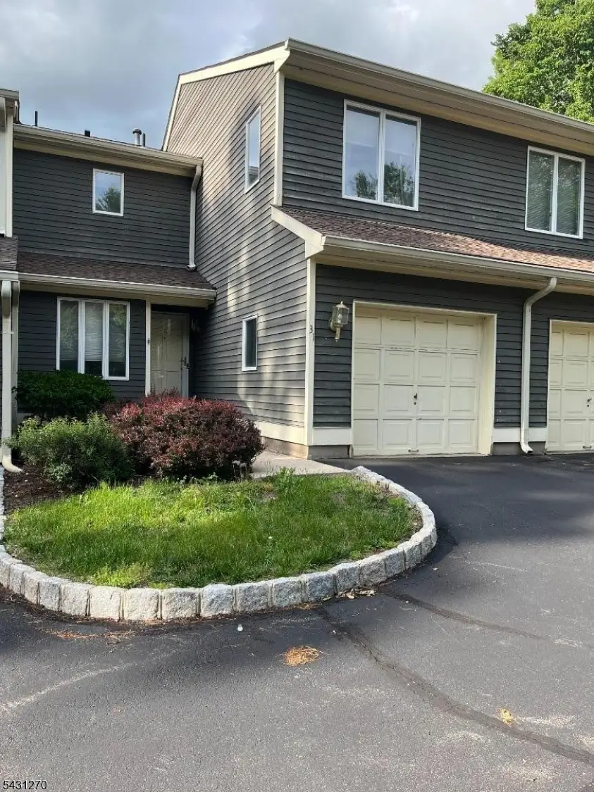 31 Greenbriar Ln, Clinton, NJ 08801 - #1