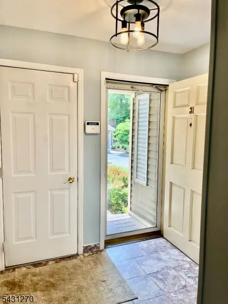 31 Greenbriar Ln, Clinton, NJ 08801 - #2