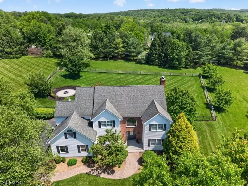 38 Grove Farm Rd, Pittstown, NJ 08867 - #3
