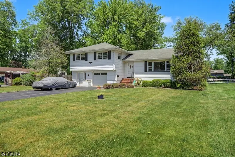 6 Hilltop Ave, Clark, NJ 07066 - #2