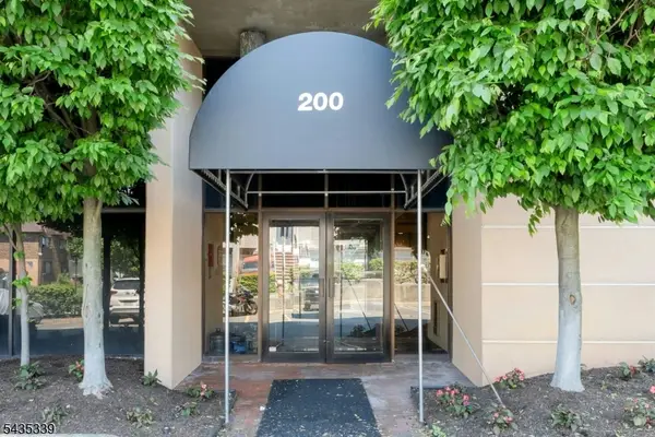 200 Division Street #6G, Cliffside Park Boro, NJ 07010