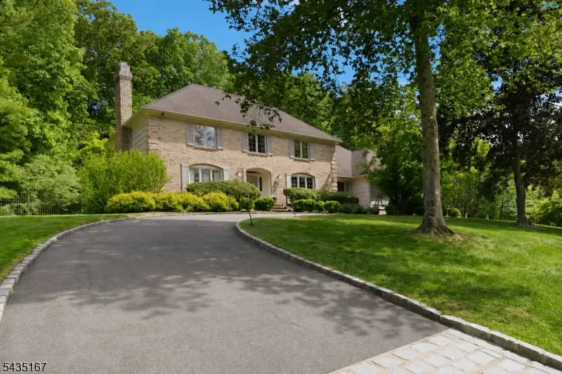 31 Laura Ln, Morris, NJ 07960 - #1