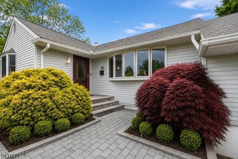 10 Briarwood Dr, Franklin, NJ 08873 - #2