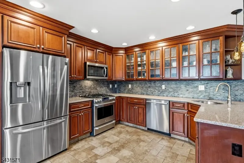 10 Briarwood Dr, Franklin, NJ 08873 - #3