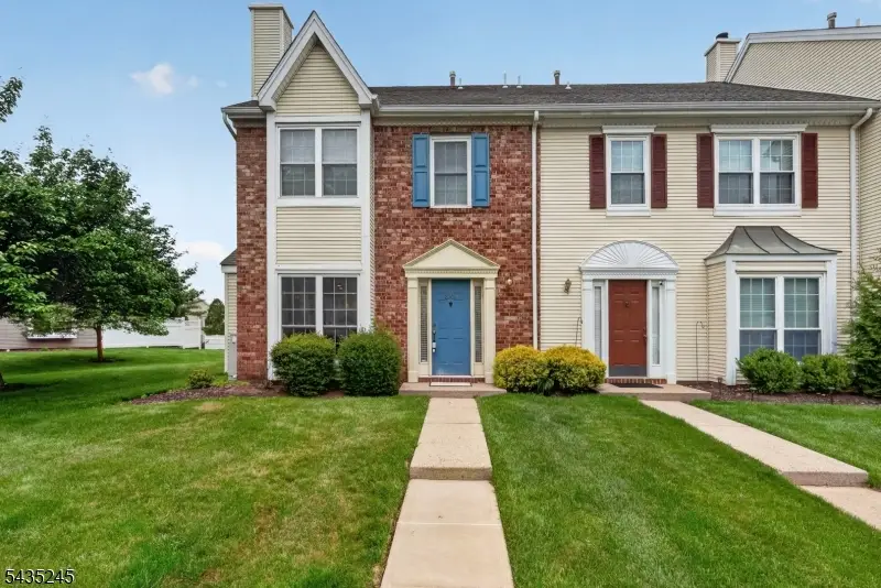 2601 Pinhorn Dr, Bradley Gardens, NJ 08807 - #1