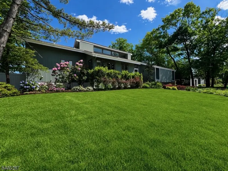 154 Brentwood Dr, South Orange, NJ 07079 - #1