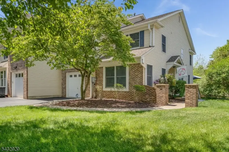 34 Pond Ridge Dr, Clinton, NJ 08809 - #1