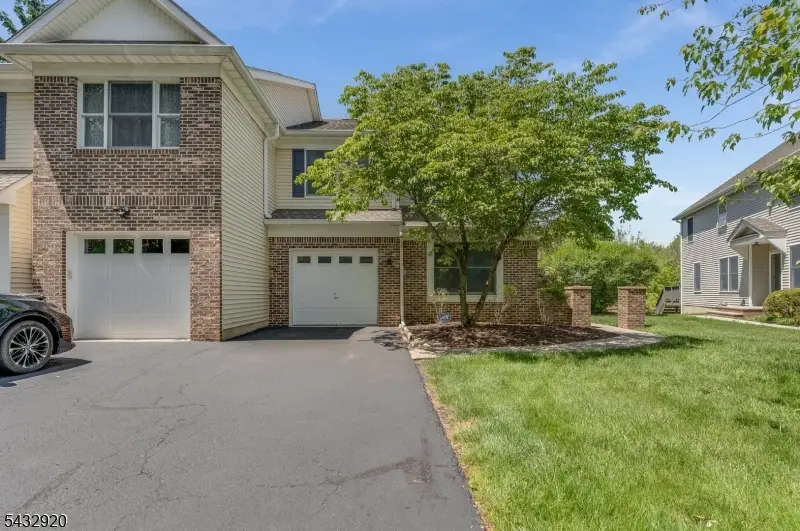 34 Pond Ridge Dr, Clinton, NJ 08809 - #2