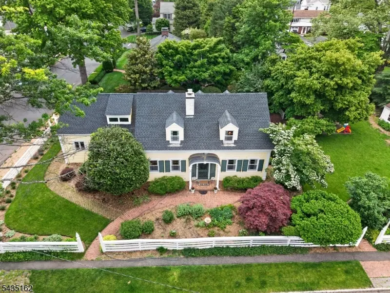 8 Normandie Pl, Cranford, NJ 07016 - #1