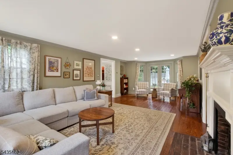 8 Normandie Pl, Cranford, NJ 07016 - #3