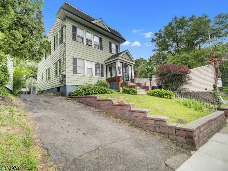 790 Valley St, Vauxhall, NJ 07088 - #2