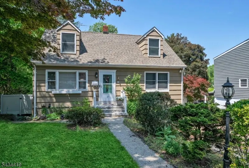 17 Canterbury Rd, Ringwood, NJ 07456 - #1