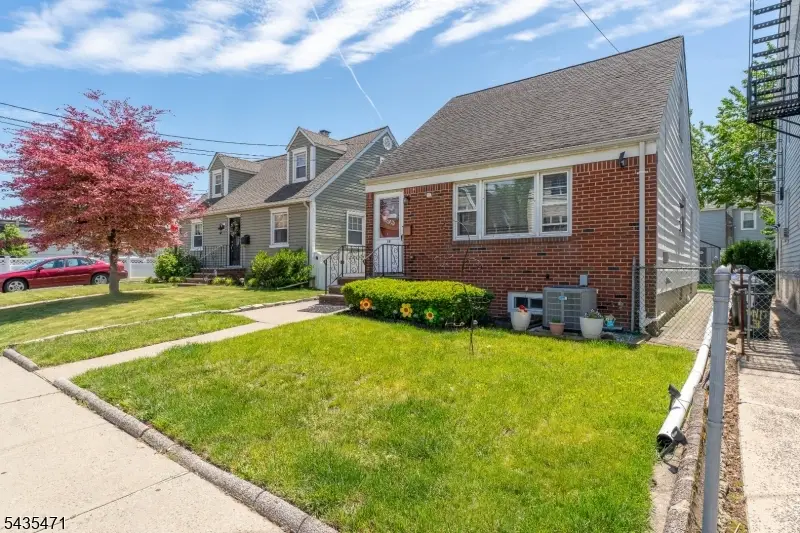 19 Albert St, North Arlington, NJ 07031 - #3