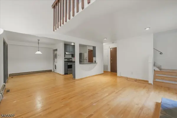 17 Village Way #6, Vernon Twp., NJ 07462