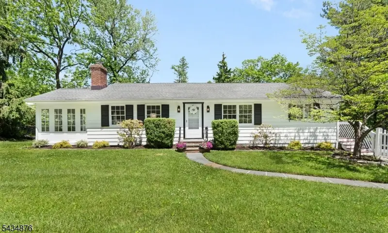 109-111 Anderson Hill Rd, Bernardsville, NJ 07924 - #1