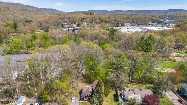 11 Greenbrook Dr, West Milford Twp., NJ 07480