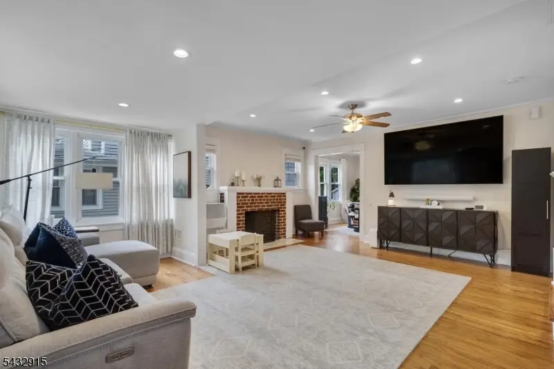 6 Pershing Ct, Ridgefield Park, NJ 07660 - #3