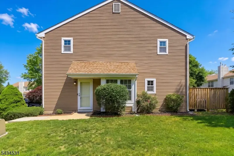 39 Canterbury Cir, Franklin, NJ 08873 - #2