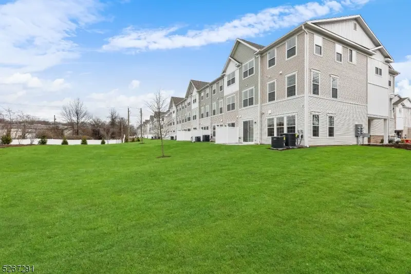86 Depot Way, Dunellen, NJ 08812 - #2