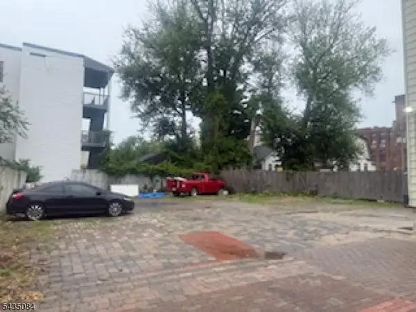 936 E 19th St, Paterson City, NJ 07501