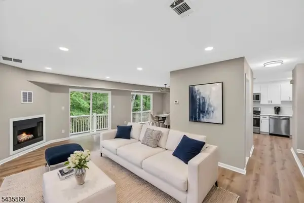 32 Woods Edge Dr, Roxbury Twp., NJ 07876