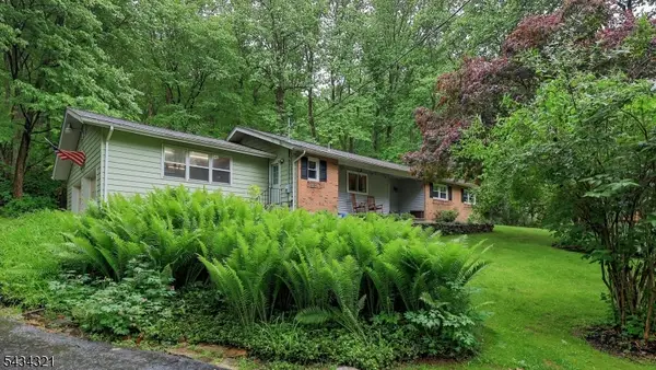 383 Tunnel Rd, Bethlehem Twp., NJ 08802