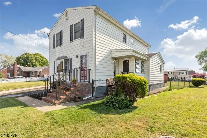 61 Beech St, Fords, NJ 08863 - #2