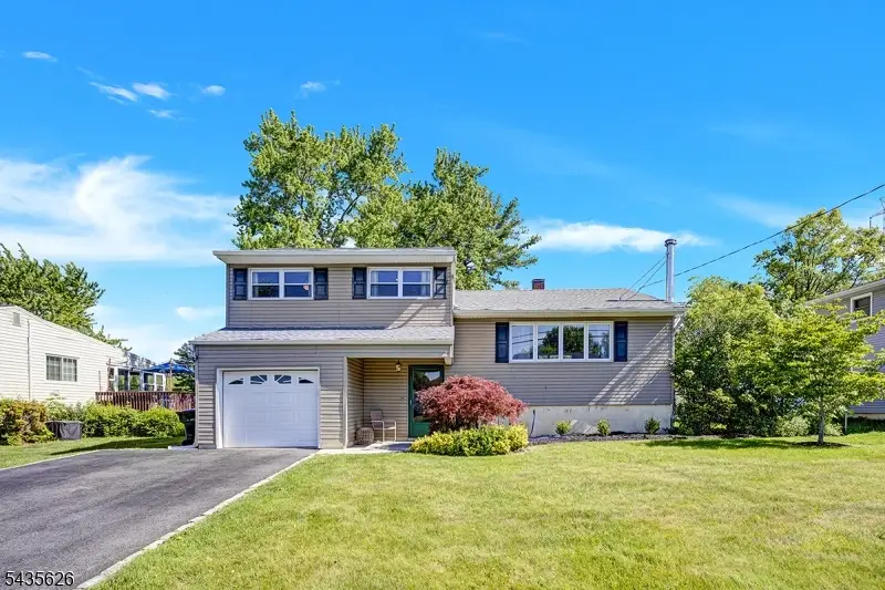 21 Hillery Dr, Flanders, NJ 07836 - #1