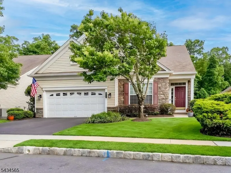 717 Thistle Hill Ln, Franklin, NJ 08873 - #1