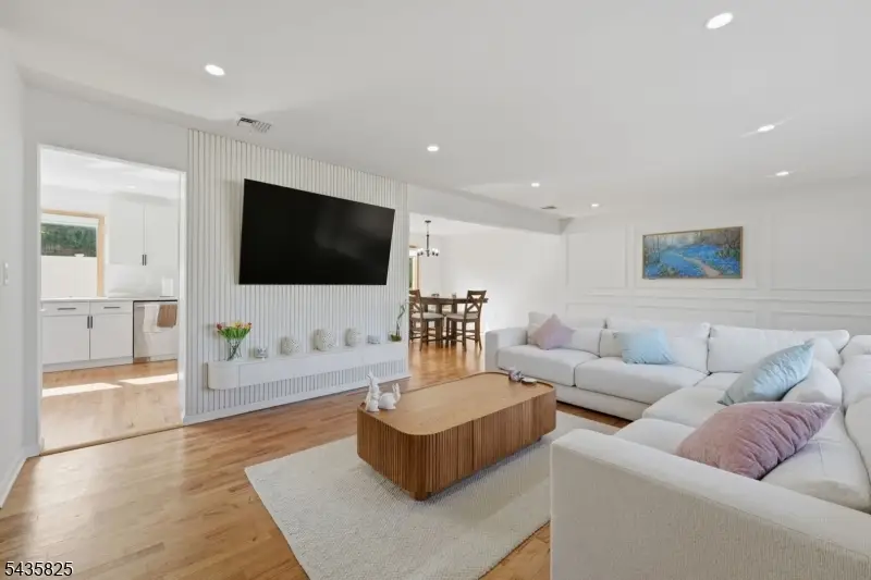 54 William St, North Arlington, NJ 07031 - #3