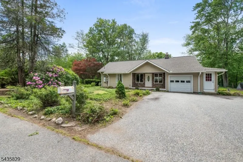 13 Island Trl, West Milford, NJ 07480 - #1