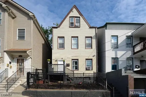 15 N 3rd St, Paterson City, NJ 07522