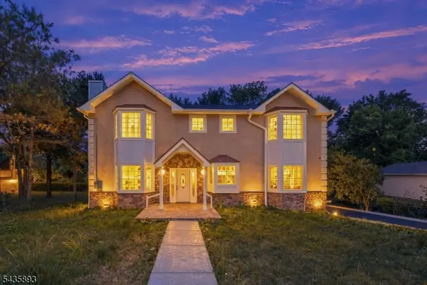 418 East Ave, Northvale Boro, NJ 07647