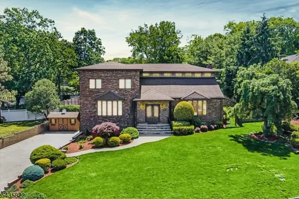 31 Forest Hills Way, Cedar Grove Twp., NJ 07009