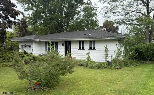 160 Hayes Ave, Clark Twp., NJ 07066