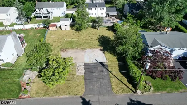 8 North Way, Hopatcong Boro, NJ 07843