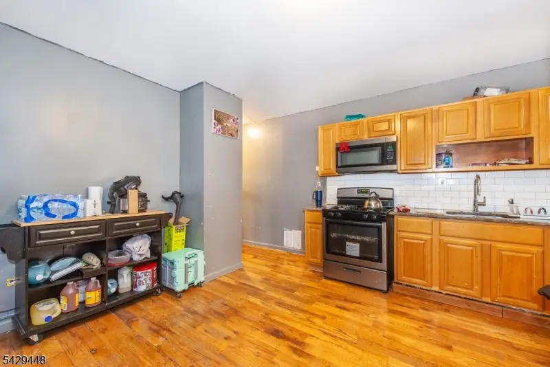346 S 20th, Newark, NJ 07103 - #3