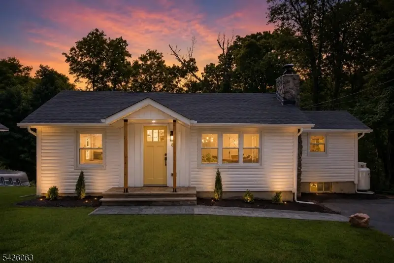 8 Shawondasee Rd, Vernon, NJ 07422 - #3