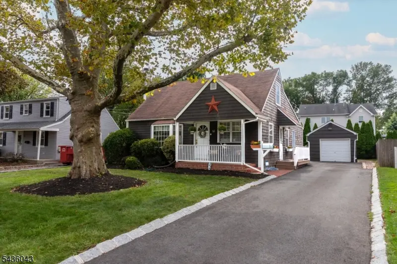 13 Sunset Dr, Clark, NJ 07066 - #1