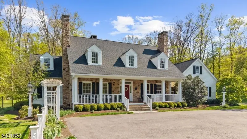 24 Water St, Tewksbury, NJ 08833 - #1