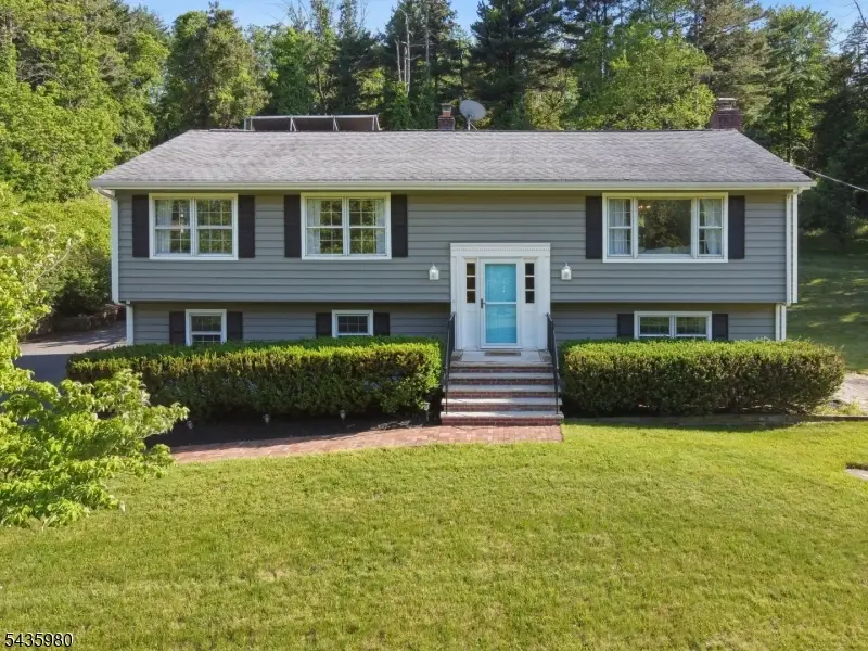 16 Old Mountain Rd, Clinton, NJ 08833 - #2