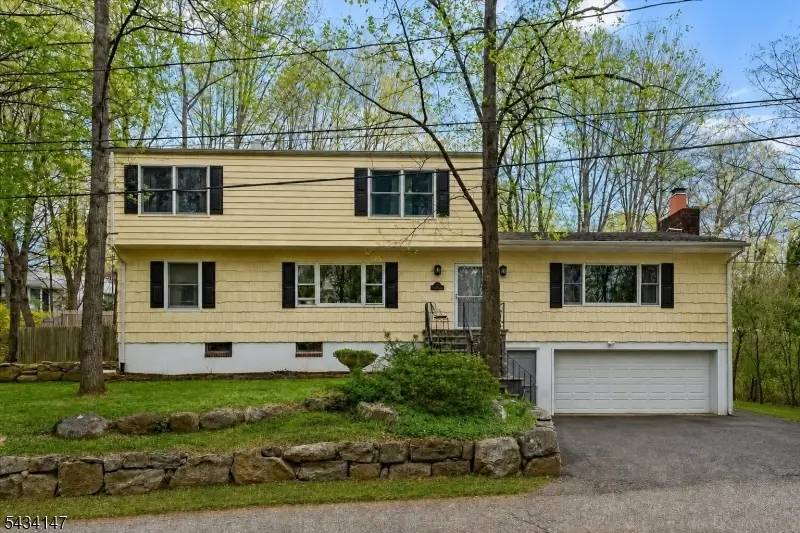 33 Brooksyde Ave, Ringwood, NJ 07456 - #1