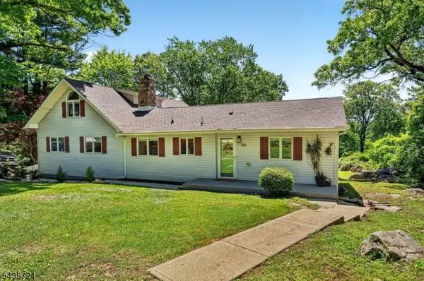 24 Skytop Rd, Washington Twp., NJ 07853