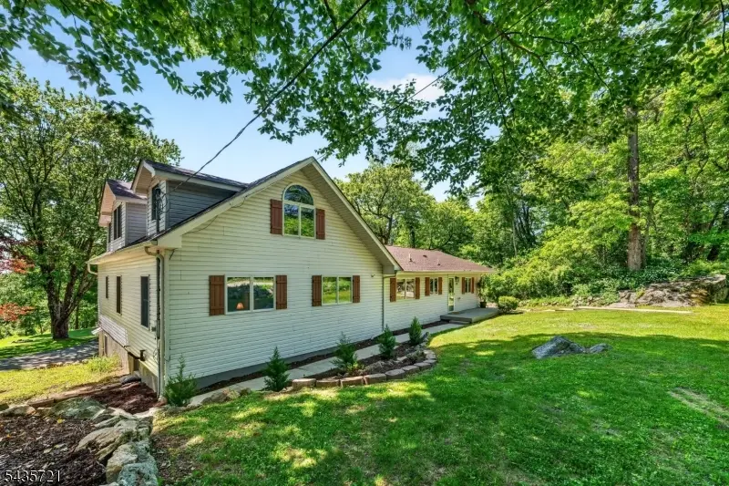 24 Skytop Rd, Wantage, NJ 07853 - #2