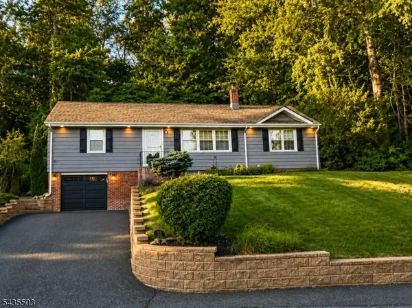 33 Avondale Rd, Denville Twp., NJ 07834
