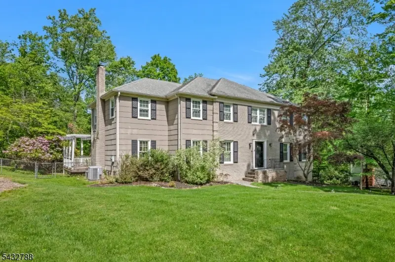 9 Wooded Hill Ln, Randolph, NJ 07869 - #2