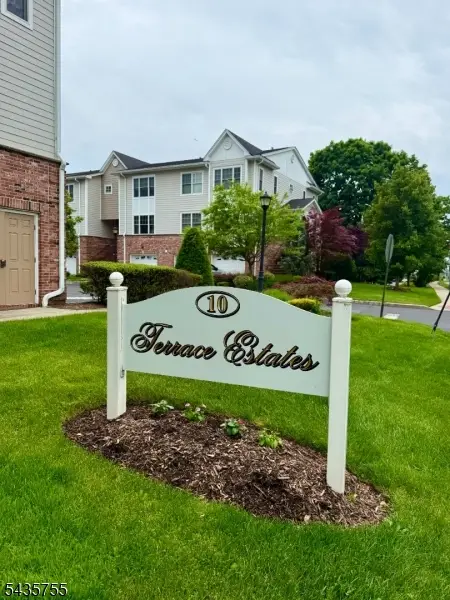 10 Terrace Ave #11, Hasbrouck Heights Boro, NJ 07604