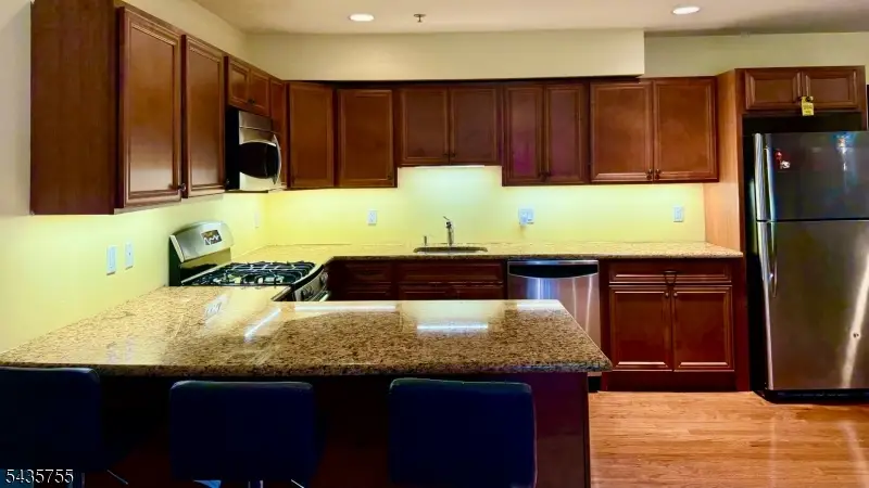 10 Terrace Ave #11, Hasbrouck Heights, NJ 07604 - #3