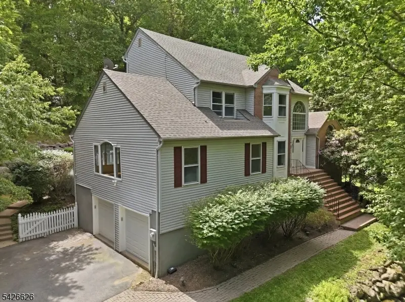 20 Indian Run Rd, Washington, NJ 07853 - #1