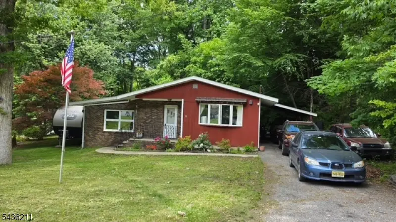 5 Lakeview Dr South, Hamburg, NJ 07419 - #3